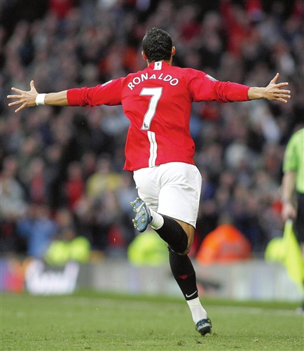 现出色的球 现出色的球